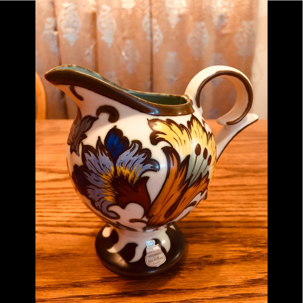 💥ANTIQUE VERONICA KONINKLYK GOUDA 6” VASE